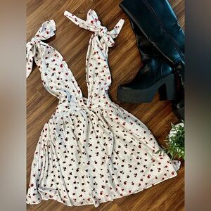 White babydoll dress w/ 🌹